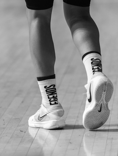 sneakers, basketball shoes, athletic shoes, training shoes, sport sneakers, product demo, brand awareness, lifestyle, energetic, calm, neutral